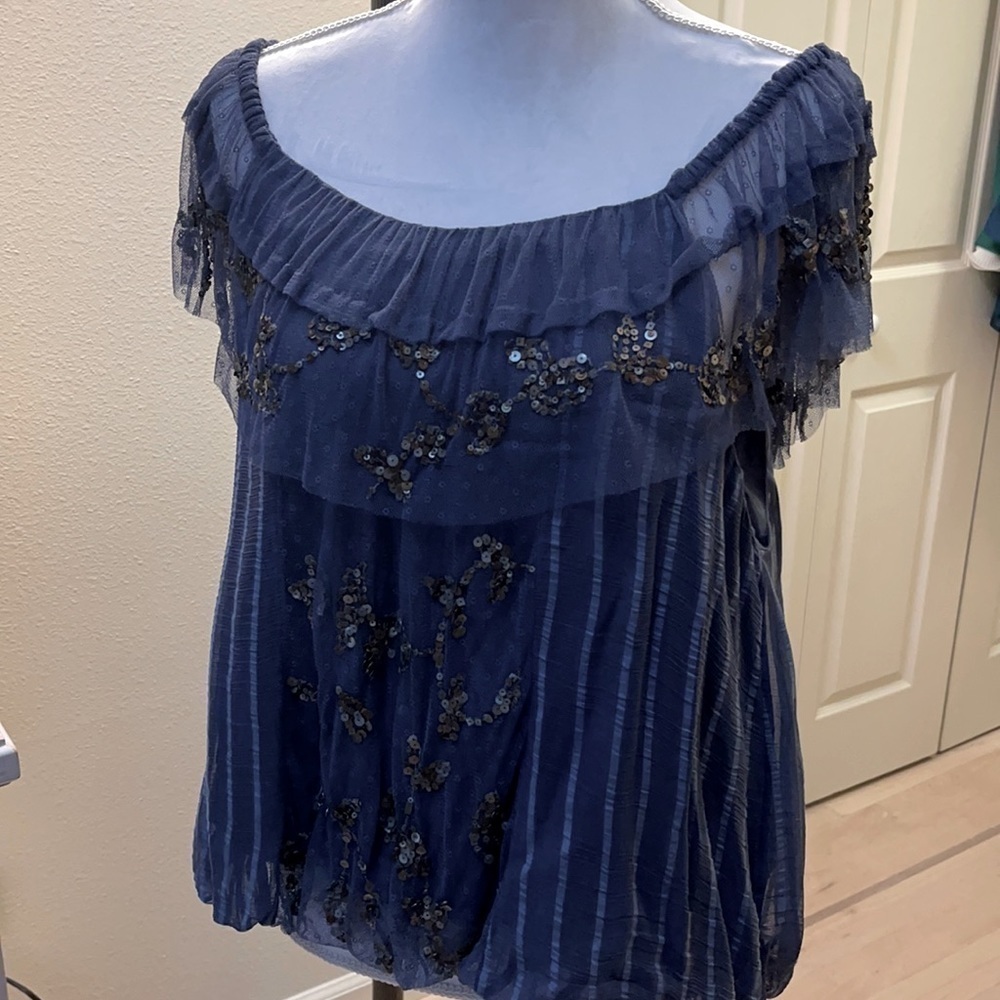 FREE PEOPLE denim color blouse with sequins​​